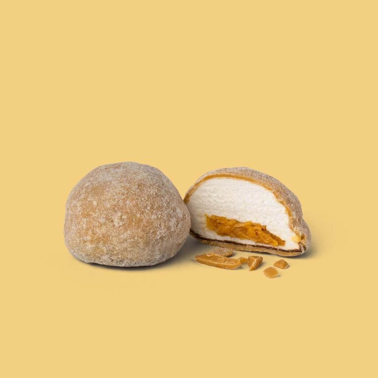 The Mallows - Gift Box - Winter Edition - Strawberry & Caramel Filled Mallows