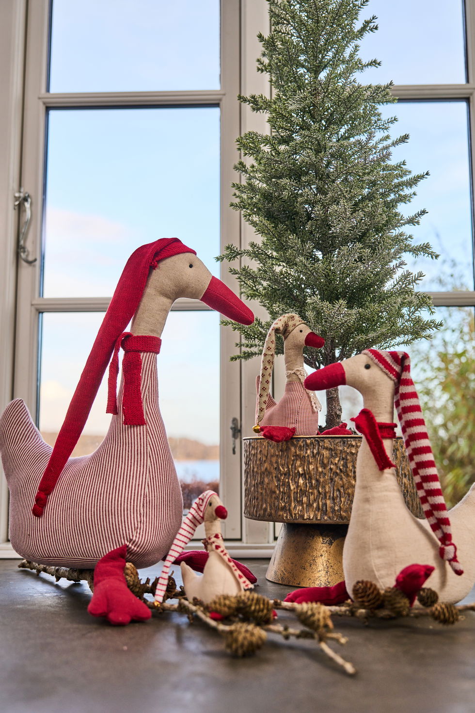 Speedtsberg - Gytha med tørklæde -  Rød - Rød/Stribet